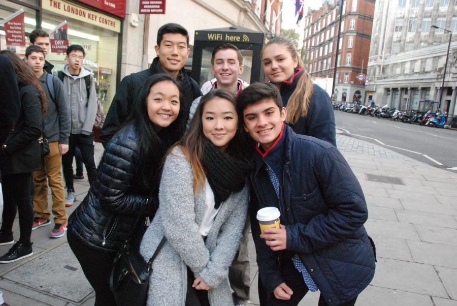 Juniors Justin Jung, Jack Nassau, Olivia Cecoltan, Grace Huang, Iris Lee, and Brian Kehoe on the streets of London.
